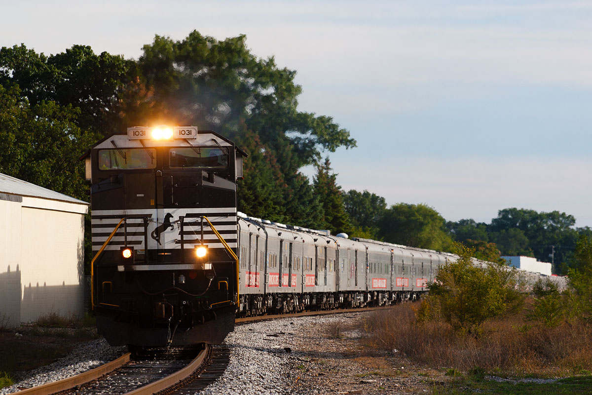 NS 1031
Circus train north at 44th Ave south of Grand Rapids.  Thanks to all those who gave heads up on this, made it trackside with 3 minutes to spare.  09/17/13
