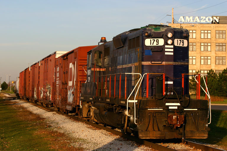 MMRR 179
MMRR 179 nearing Hertiage Landing.  The Amazon building in the background is now an apartment complex.  11/11/05
