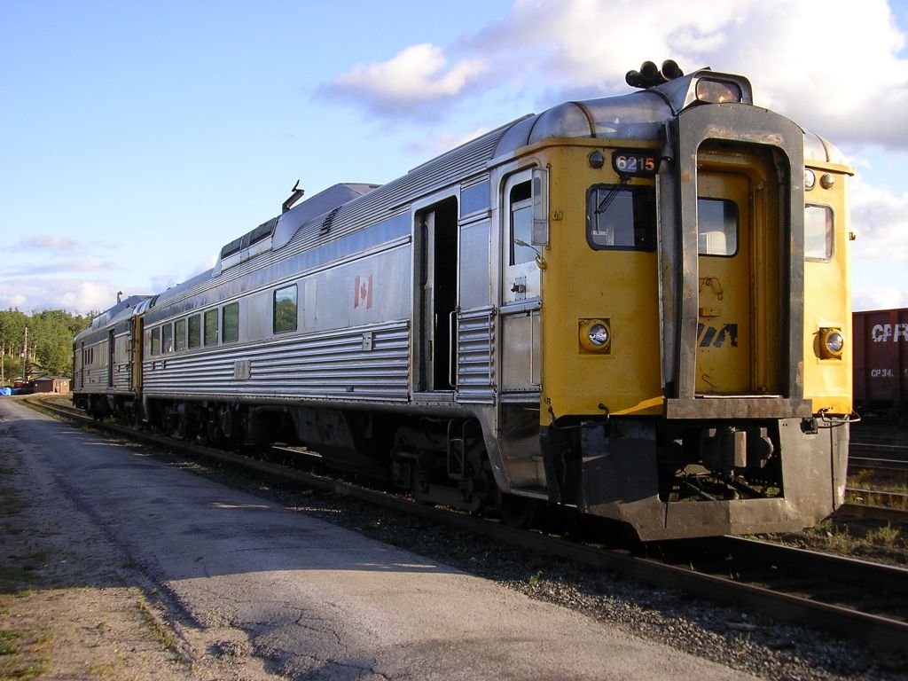 VIA Passenger Train
VIA #185 arriving at White River Ontario from Sudbury at 18:41 on Tuesday Aug 30/05
VIA 6215 (ex CP 9107)(RDC-2)
VIA 6250 (ex CN 6450)(RDC-4)
