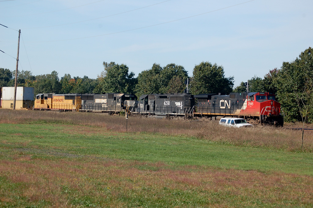 CN 2595 Ready to depart Battle Creek
