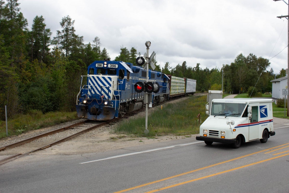 Ballast Train 24 Sept 2019
Here's a shot of the two load they went to get, being delivered the day before, 23 Sept 2019 at Holiday Rd.
