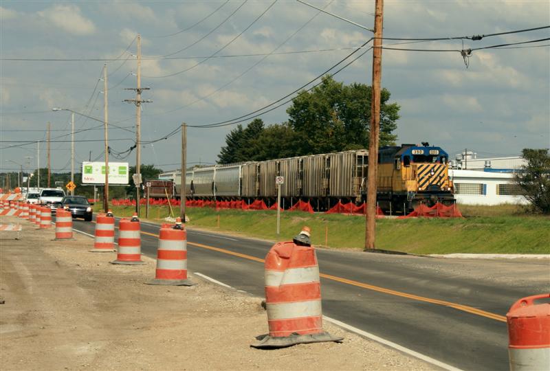 Sept 4 2009
Passing road construction along US-131 in Mancelona, 390 eases thru town with 10 cars.
