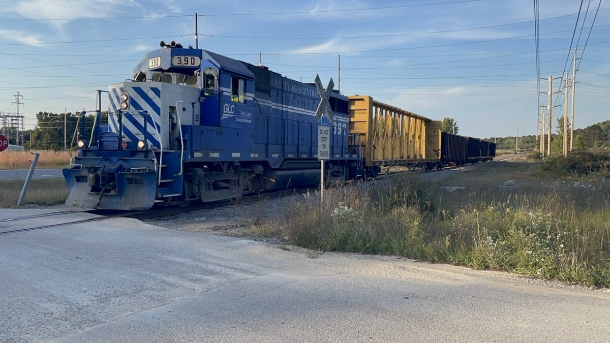 Former Ann Arbor Unit 
GLC 390 Southbound back to Cadillac along Keystone Rd 10/1/21
