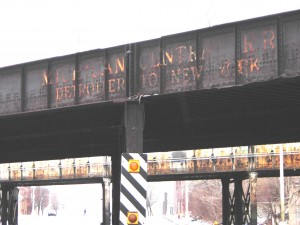 MC Warren Bridge Detroit 2007-01-27 MK.JPG