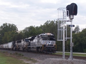 9S as NS 1111 leads a train northbound