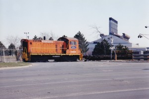 Ford SW1001 switching near Schaefer Tower