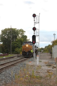 CSXT 3071 rolls east around the NE Wye.