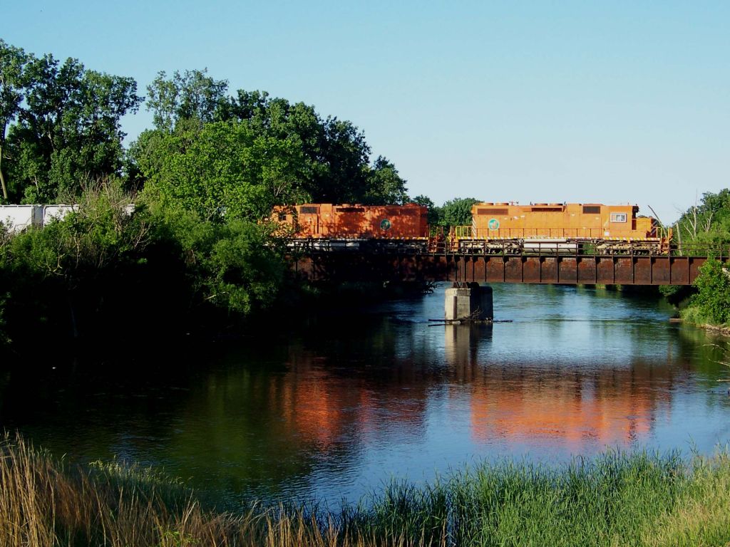 EJ&E 660
EJ&E SD38-2 660 leads JSW1 over the DuPage River.
Keywords: EJ&E SD38-2 660 Plainfield