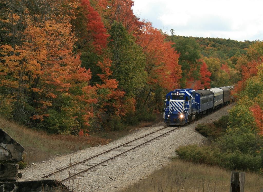 4 Oct 2014 color tour
Northbound tour train at BCG&A overpass site.
