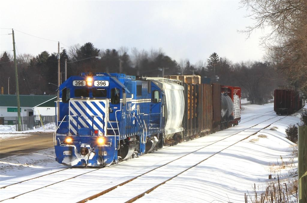 GLC 12 February 2016
396-390 departing Clare with northbound tonnage for Cadillac.
