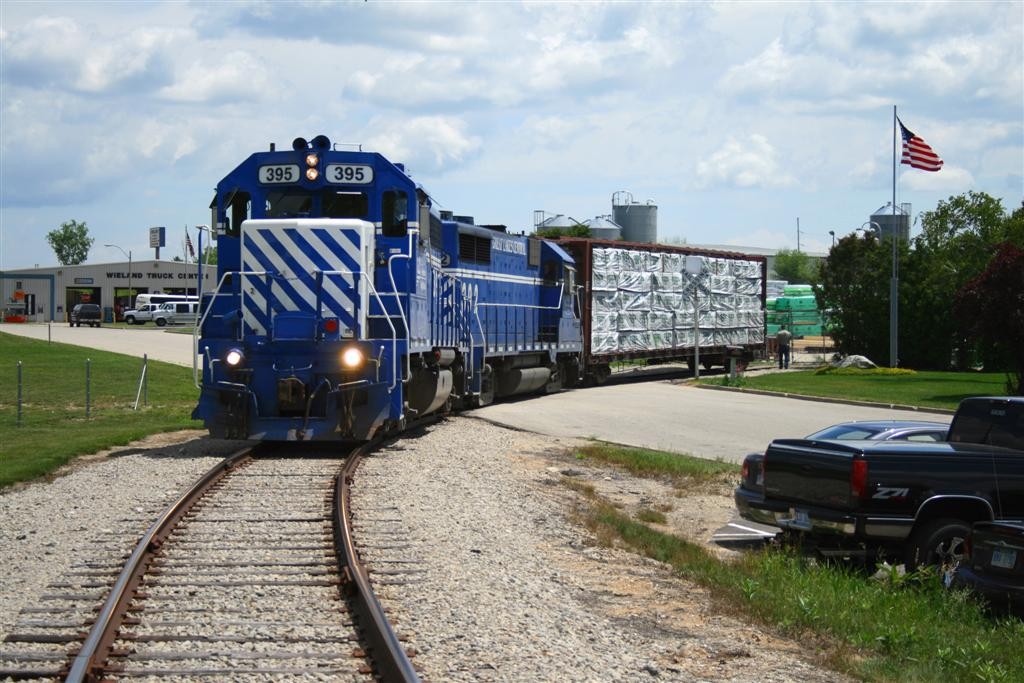 Letherer Truss - Clare Michigan
395-392 spot loaded centerbeam at Letherer Truss plant in Clare.
11 July 2013.
