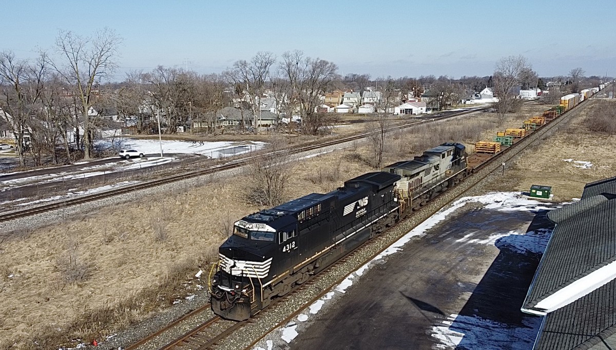 NS 331 with NS 4004 trailing
