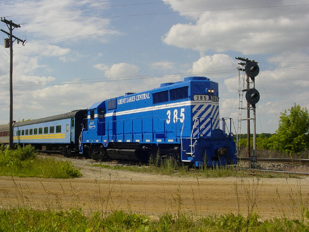 GLCR 385
Freshly painted Great Lakes Central #385 heads south at Pitt Jct.  This is the new owner of TSBY.  Photo by Jukeman.  06/14/06
