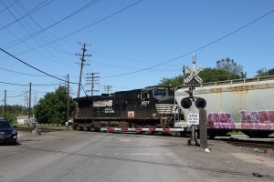 2020-06-12 O NS 9507 WB crossing Dearborn Ave-1.jpg