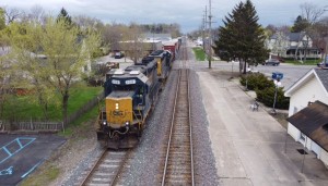 An Ex SCL GP38-2 and a SD40-2 pull into Plymouth with L315 in tow, seeing a double header on this train is sortof rare from what I've heard!