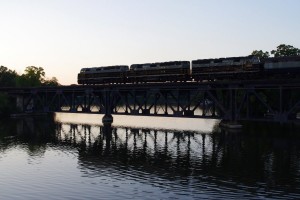 CSXT 1 wbd OCS Thornapple River Grand Rapids 08 17 2022 a.JPG